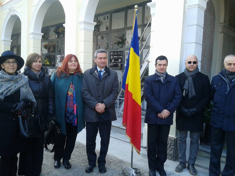 12219366_484771771724966_3846713700201225850_n